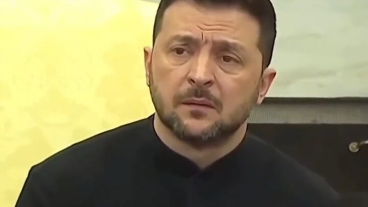 لا دبلوماسية للدولة الضعيفة. زيلينسكي أُهين في البيت الأبيض، وكبح الصحفيون الأوكرانيون دموعهم لتسجيل