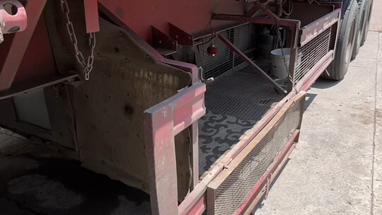 Ekor yang Menikmati AC