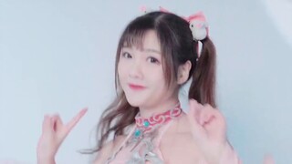 Tôi không muốn bị xúc động, nhưng đây là dưới ánh trăng và hoa. . .