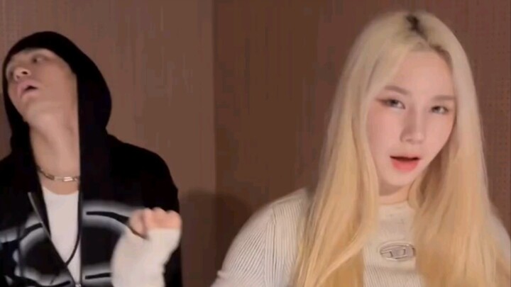 Koreografer tampan dan cantik asli, JHO & EUNKI, menari mengiringi lagu IVE “Baddie”～