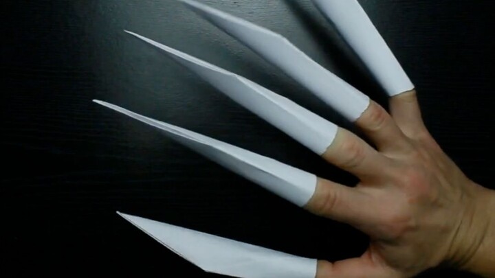 Halloween is almost here! Let's make claws with origami together!
