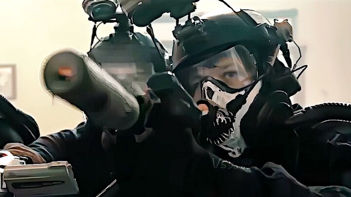 وحدة النخبة البحرية تطرد الأشباح بالفيزياء: كل خوف ينبع من نقص القوة النارية!