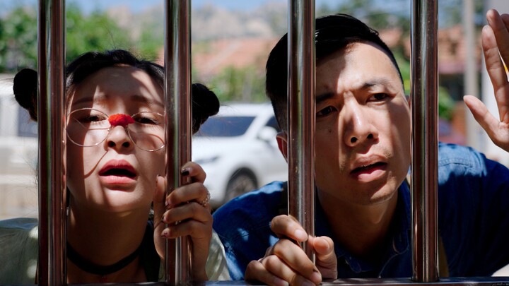 Tại sao mọi người lúc nào cũng phải giả vờ lịch sự nhỉ?