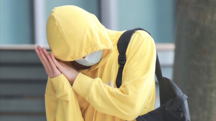 【หลี่ลู่ซิ่ว】จากตอนจบการแสดงจนถึงเที่ยงคืนสิบสองโมงถึงกลับมา อยากทำหน้าที่ต่อแต่ง่วงมาก ก็เลยทำท่าทา