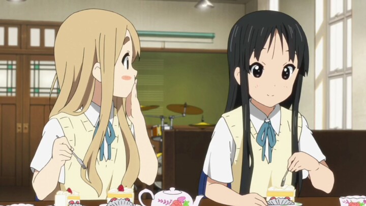 [โทนสีอ่อน] mio: คนหนึ่งพาสตรอเบอร์รี่ของฉันไปกิน และอีกคนพาฉันไปพิสูจน์ว่าสตรอเบอร์รี่คือจิตวิญญาณข