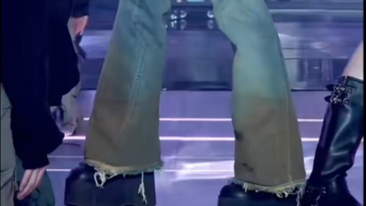 宁艺卓Whiplash大卡车鞋子直拍