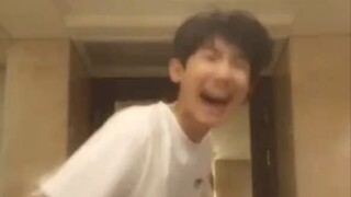 วิดีโอเต็มของหวังหยวนที่หัวเราะแบบลิง มาร่วมหัวเราะไปพร้อมๆ กัน ฮ่าฮ่าฮ่าฮ่า | หวังหยวนแสดงมายากล