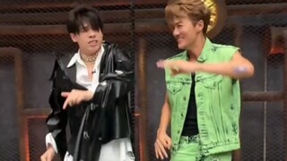 豪华阵容！吴克群与法老 邓典果 小李 盛宇 派克特 TangoZ 艾福杰尼 早安 VaVa 布瑞吉 李佳隆齐跳《时光机》！