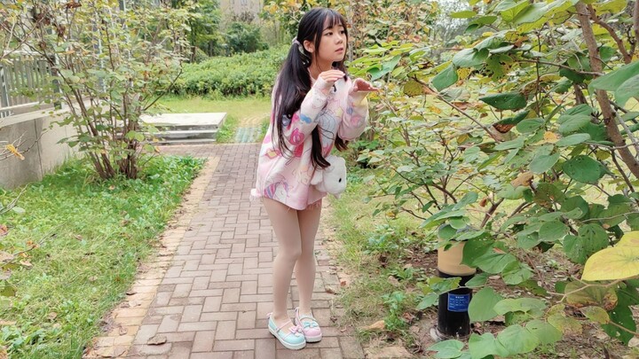 Is this girl seriously a total idiot?