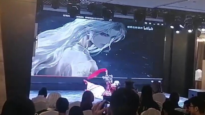 “玩世界之外，当赛博反派”