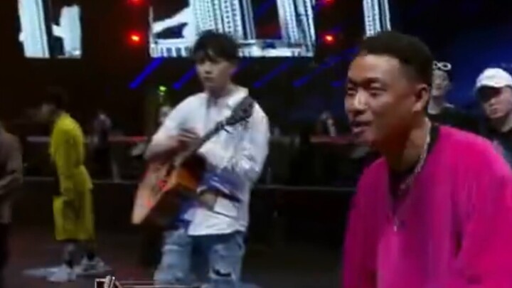 When the world hip-hop champion Xiao Jie appeared at the rap scene, I seriously doubted whether he h