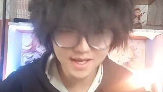 Dimensi kedua bukanlah pujian, dan pengisian ulang saat ini bukanlah kata-kata makian.