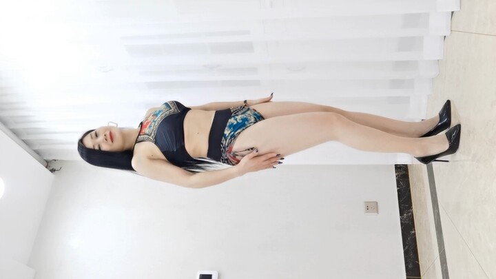 Qianqian's latest square dance