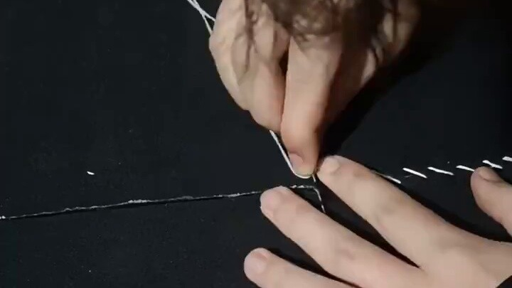 A video tells you how to make an Ultraman suit