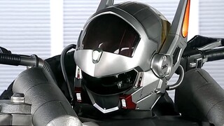 Ai mà không bối rối sau khi nhìn thấy ba chiếc mô tô này từ dòng Kamen Rider 555/Faiz?