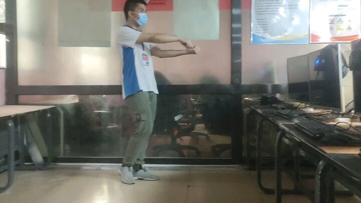 He said that if you like it more than 100 times, you can go to the playground to dance, to help his 