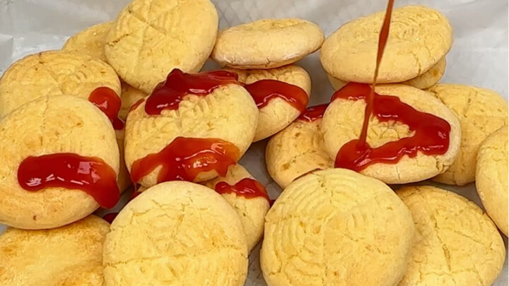 Chỉ cần 2 củ khoai tây vài hào một cân là bạn đã có thể làm được cả đống bánh khoai tây vỏ giòn rụm,