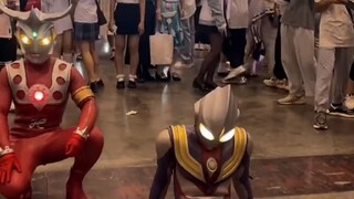 Không có Ultraman trên thế giới.