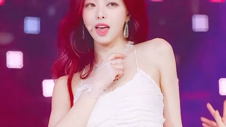 نجوم الفن الذين ظهروا منذ سنوات عديدة وما زالوا يافعين، حتى بعد مرور عشرين عامًا لا يزالون في الثالث