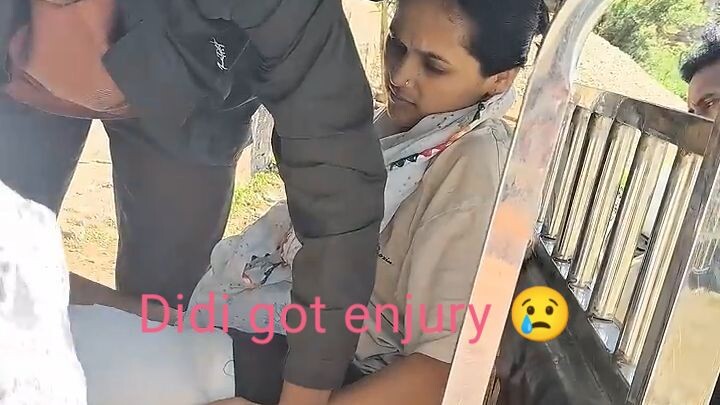 An Auto Rickshaw Accident! Sister Got Injured 😭 | Daily Mini Vlog