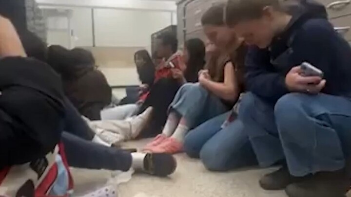 Rekaman langsung: Penembakan di Universitas Brown menewaskan 2 orang dan melukai 9 lainnya; mahasisw