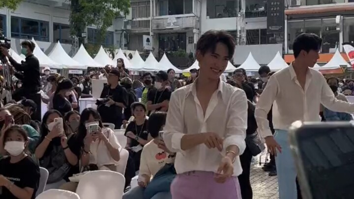 ［jafirst］รู้สึกเหมือนปีนกำแพงแล้วโดนเจ้าของบ้านจับได้ ฮ่าๆๆ