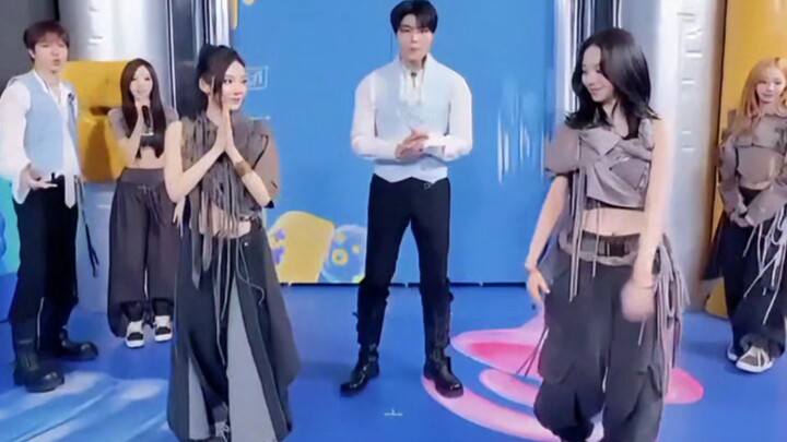 The two who danced the best came out to battle—sure enough, it was Ning Qi Zhuo and Liu Zhi Min.