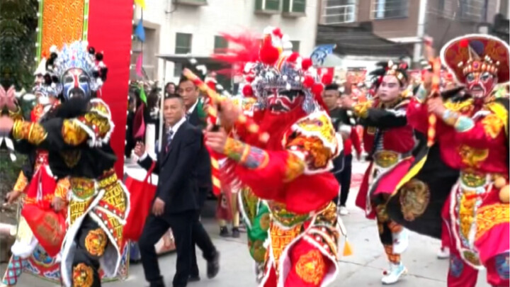 You have to see it once in your life! This unique Chinese dance, a long-standing Han culture, has be