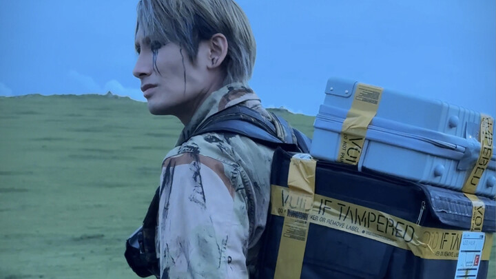 Hanni Turns into Cliff to Deliver Packages: First Look Edition~