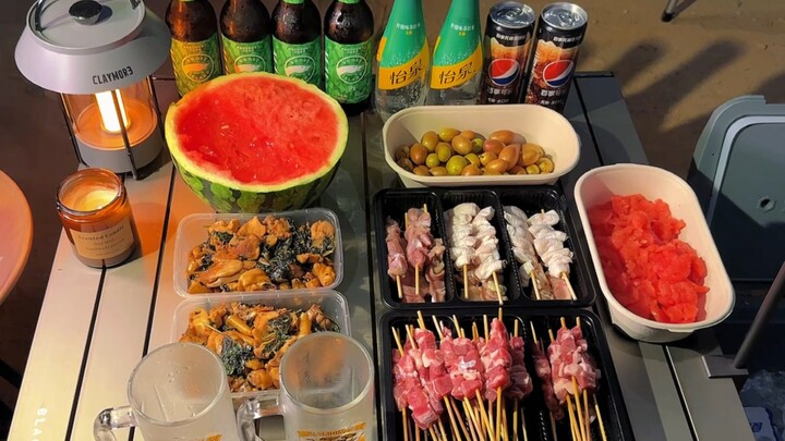 Jangan pernah biarkan dunia meredam semangat dan romantisme dalam hidupmu!