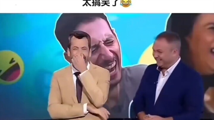 Tertawanya masih terlalu konservatif.