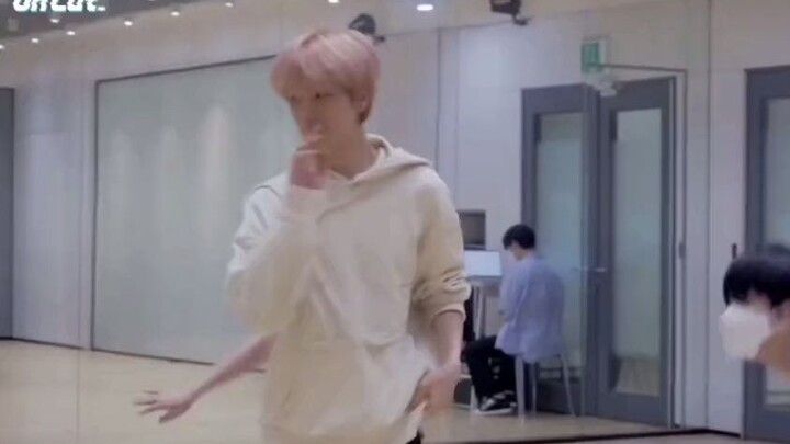 [Trainees] Which group doesn't have some kind of talent yet?