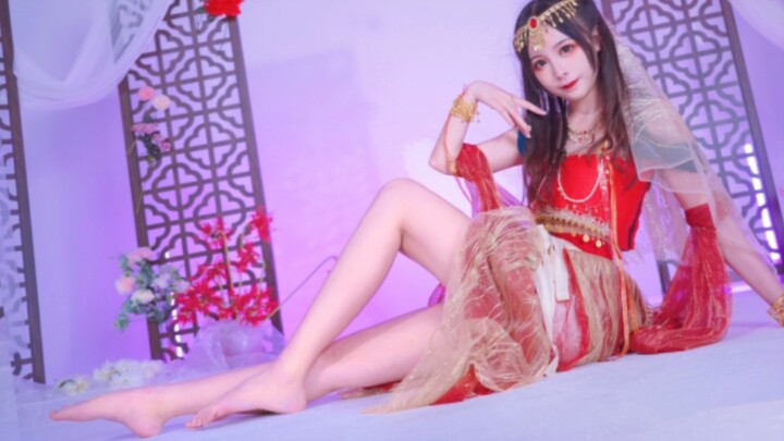 Tôi nghe nói có một vũ công chân trần từ Tây Vực đến chúc mừng năm mới bằng những bước nhảy uyển chu