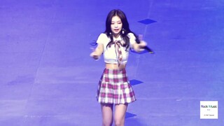 《WHISTLE》里我最爱的一场啦 jennie珍妮视角 这场的jennie像个活泼的甜心小公主 古灵精怪的珍妮我真的爱惨了