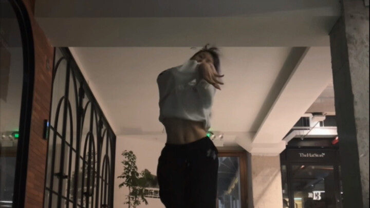 Turns out DB jumps are so satisfying! Focus’s fan-made dance cover!