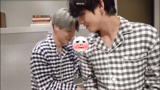 [KPOP]V x Jimin wearing couple pyjamas|BTS