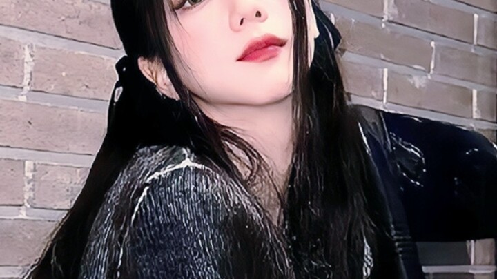 “Wow… I totally get why even non‑fans can’t bear to just watch this sister’s solo for free.”