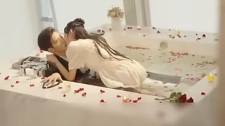 Dia ayah tunanganku; saat tunanganku mengkhianatiku, aku menikah dengannya