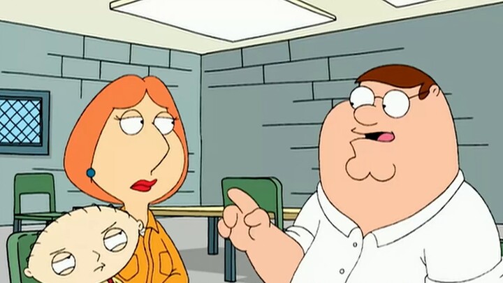 Family Guy: Ibu Lu dipenjara karena pencurian, dan keluarganya melarikan diri dari penjara dan melar