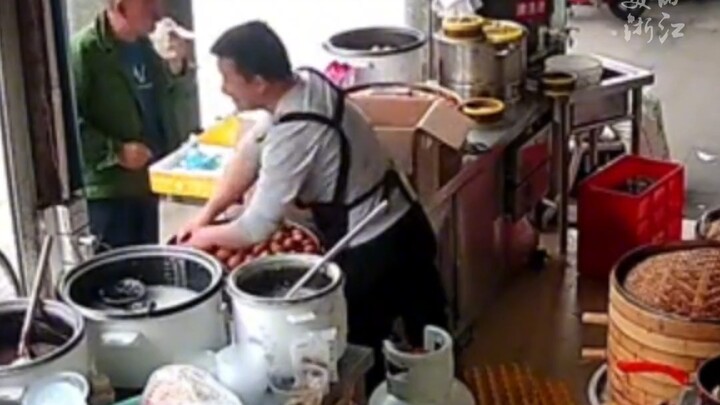 Bán một chiếc bánh bao nhận được khoản thanh toán 196.596 nhân dân tệ? Chủ cửa hàng lập tức báo cảnh