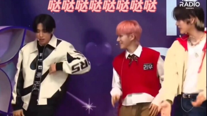 隔着屏幕都能感受到嘘嘘的努力 RIWOO泰山EWF舞蹈教学