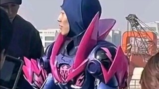 [Armor 6/Ultraman/Kamen Rider] Anh tham gia 3 bộ phim đặc biệt lớn, nhưng trở thành một diễn viên vô