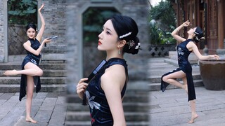 Wearing cheongsam to dance... "Give me a love" It's really hard to move barefoot on the stone bricks
