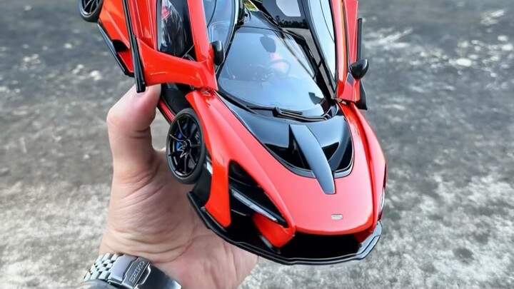 McLaren Senna by Autoart 1:18 scale