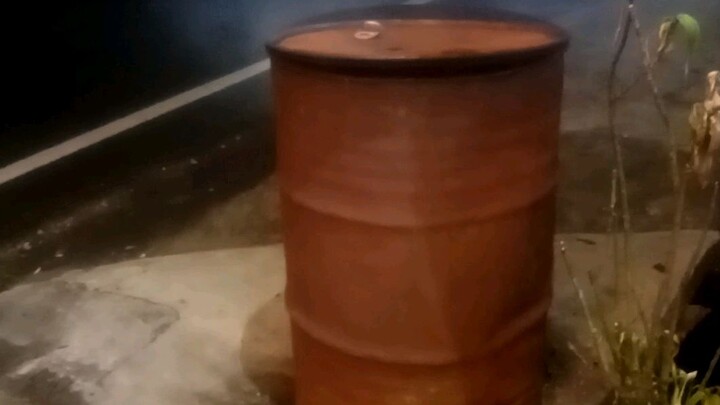 Drum bekas buat tempat bakar sampah