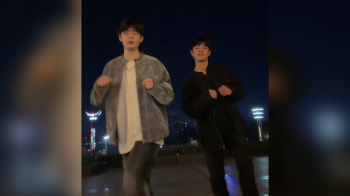 Mengulas lagu kpop yang lagi viral: “Baekjae Tersenyum Padaku”; dalam tantangan tari, kalian sudah i