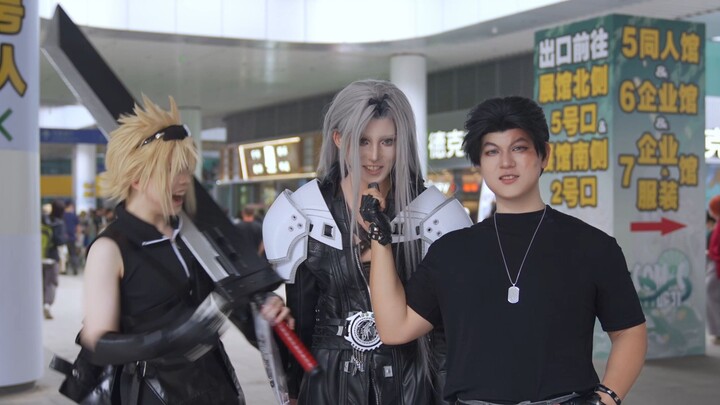 ⚡Phỏng vấn tại hội chợ anime⚡ Coser gặp phỏng vấn mà nghiêm túc thế này à?