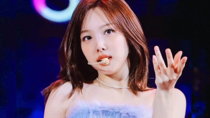The first local stage in half a year! [Lin Nayeon] Brand-name fan Alcohol-Free + Talk That Talk Stra