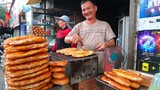 Bánh MÌ Nướng Muối Ớt Gây Sốt Trên Vỉa Hè Sài Gòn Làm Không Kịp Bán | Đi Đâu Ăn Gì