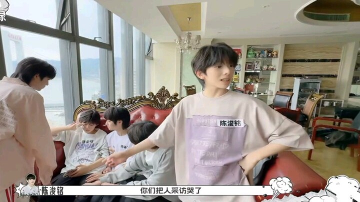 [Chen Junming & Chen Yiheng] Hengheng is crying. After learning the reason, the bossy Junming kicks 